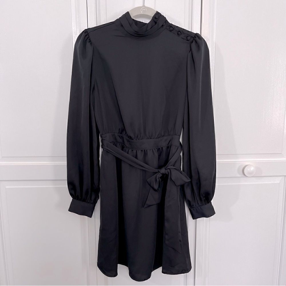 NWT Who What Wear Long Billow Sleeve Waist Tie Button Neck Dress Anthracite XS